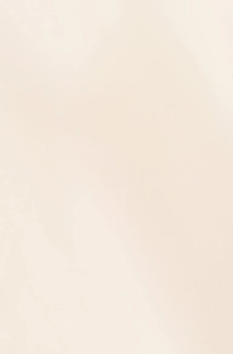 AGT Soft Touch Antique White 647 — Yorkville XKitchens